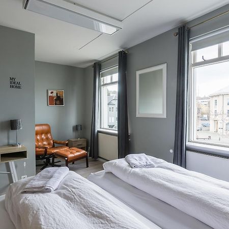 Town Square Guesthouse Акурейри Екстериор снимка