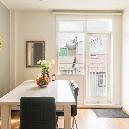 Town Square Guesthouse Акурейри Екстериор снимка