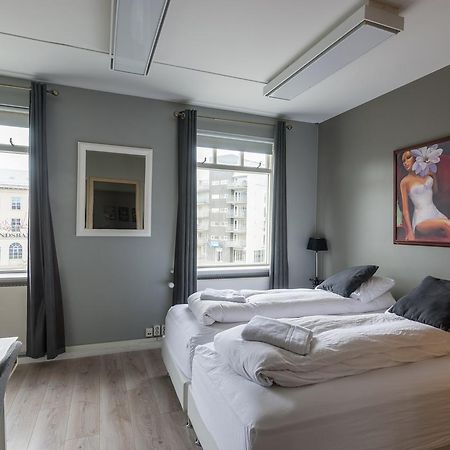 Town Square Guesthouse Акурейри Екстериор снимка