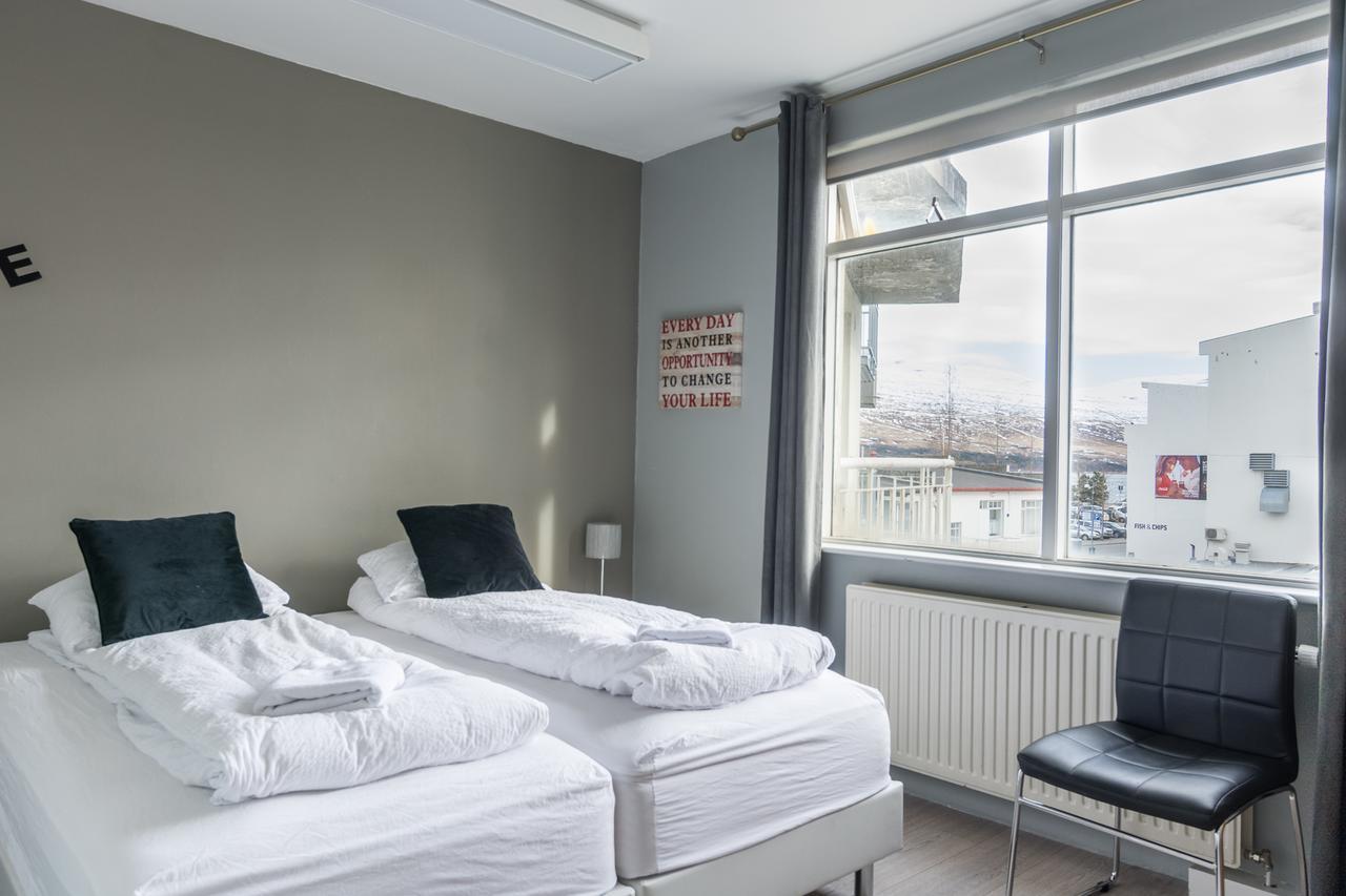 Town Square Guesthouse Акурейри Екстериор снимка