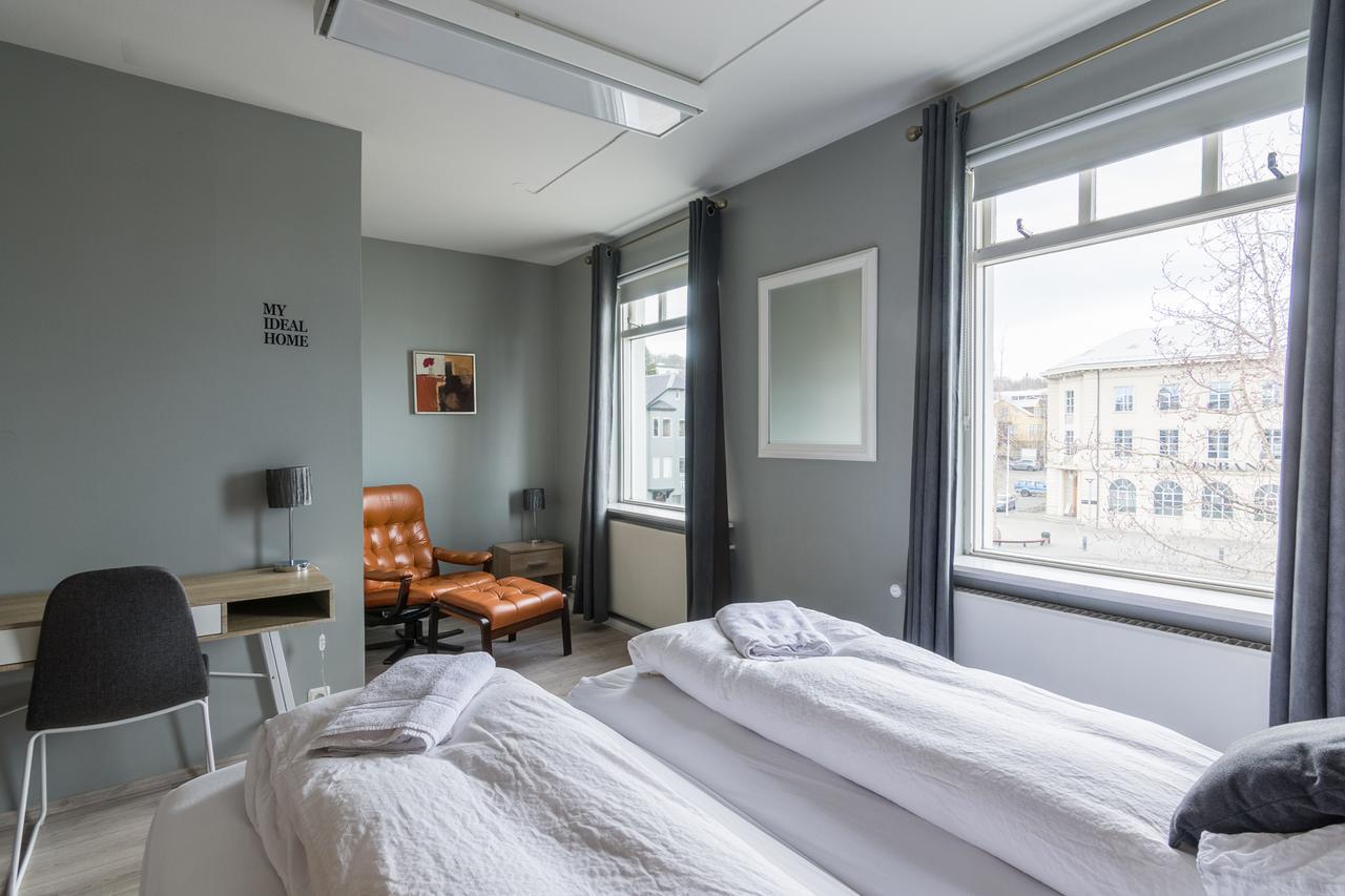 Town Square Guesthouse Акурейри Екстериор снимка