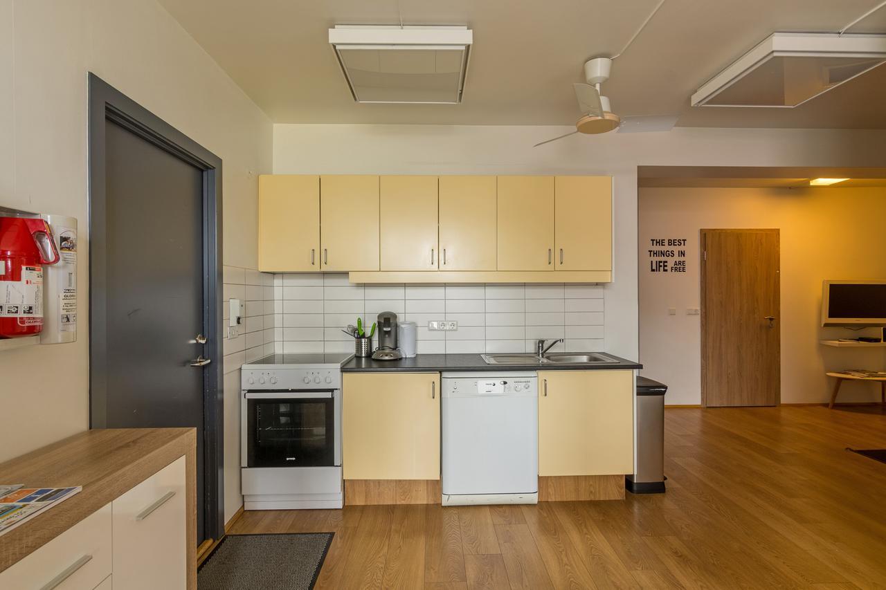 Town Square Guesthouse Акурейри Екстериор снимка