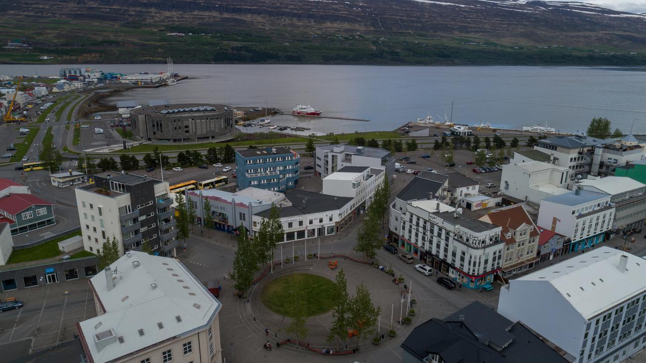 Town Square Guesthouse Акурейри Екстериор снимка